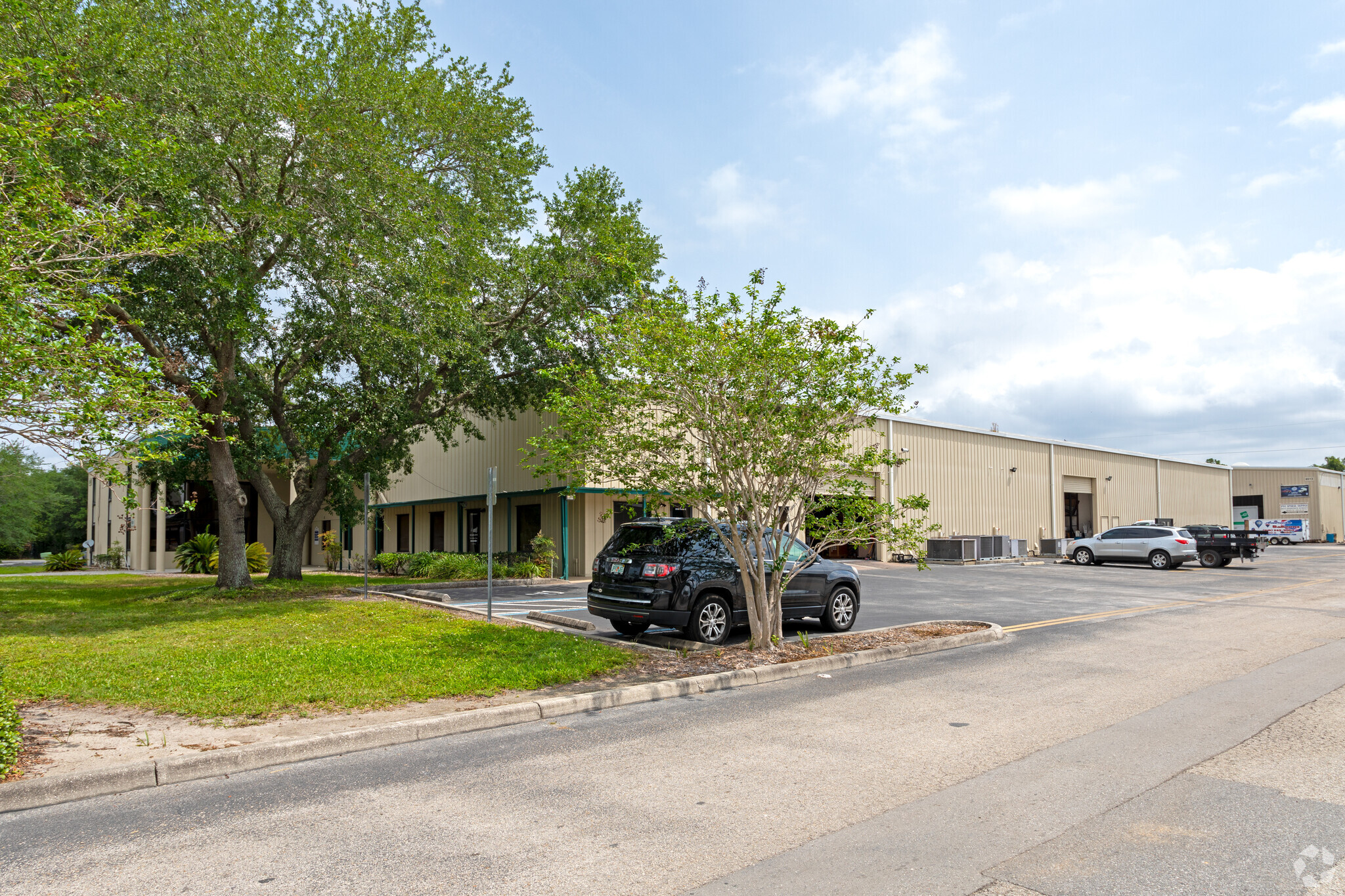 8511 Sunstate St, Tampa, FL for lease Building Photo- Image 1 of 5