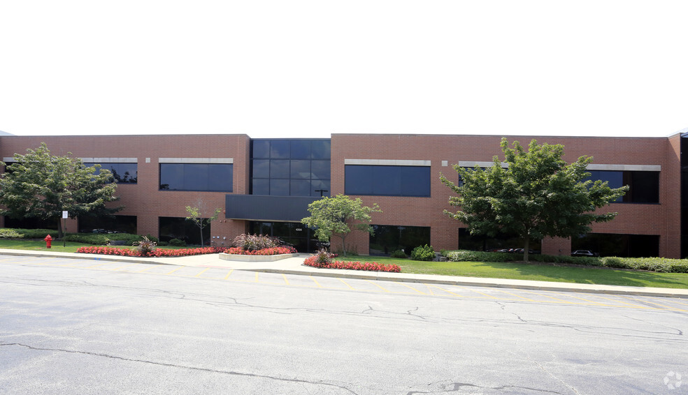 4200 Cantera Dr, Warrenville, IL for sale - Building Photo - Image 1 of 32