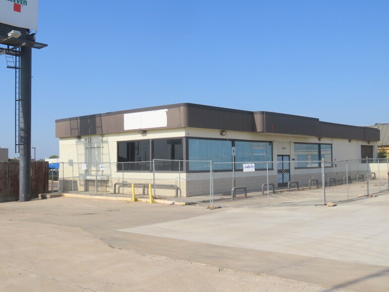 898 NE Alsbury Blvd, Burleson, TX for sale - Building Photo - Image 2 of 9