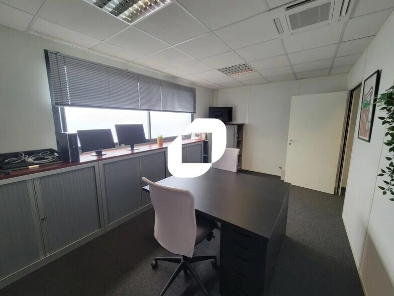 Office in Saint-Sébastien-sur-Loire for lease - Interior Photo - Image 3 of 5