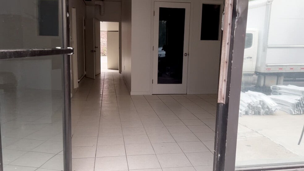 36-15 33rd St, Astoria, NY for lease - Commercial Listing Video - Image 2 of 3