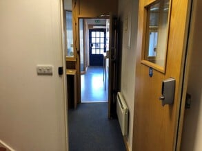 10 Agincourt Sq, Monmouth for lease Interior Photo- Image 2 of 6