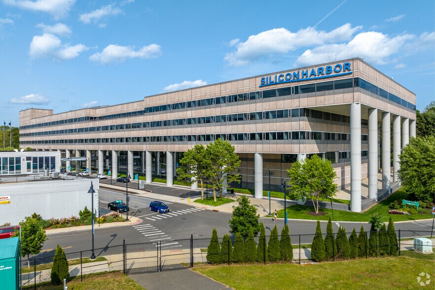 100 Elmcroft Rd, Stamford, CT for sale - Primary Photo - Image 1 of 1