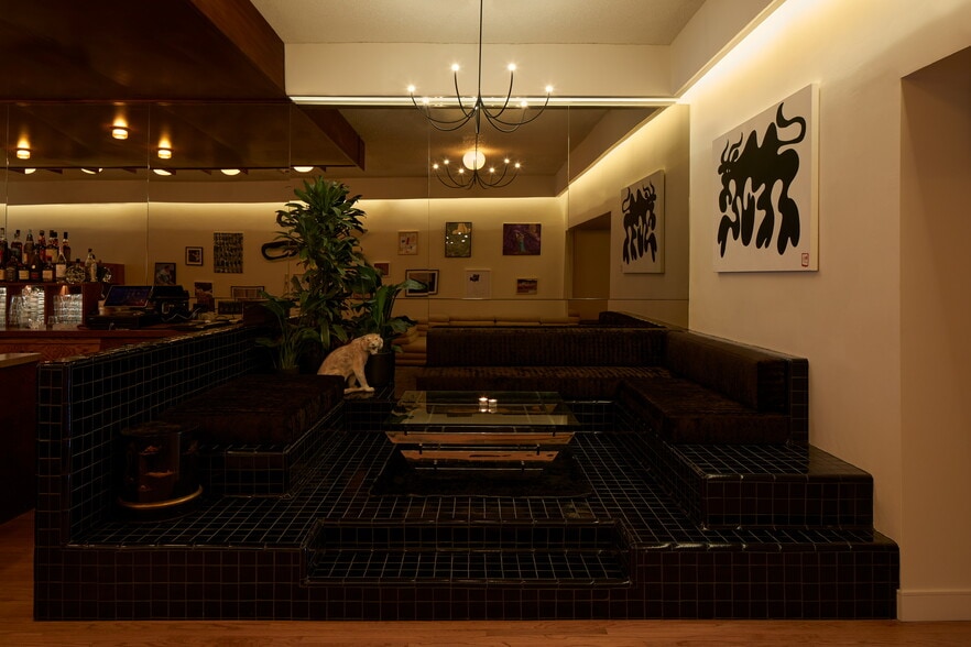 7746 Santa Monica Blvd, West Hollywood, CA for lease - Building Photo - Image 2 of 5
