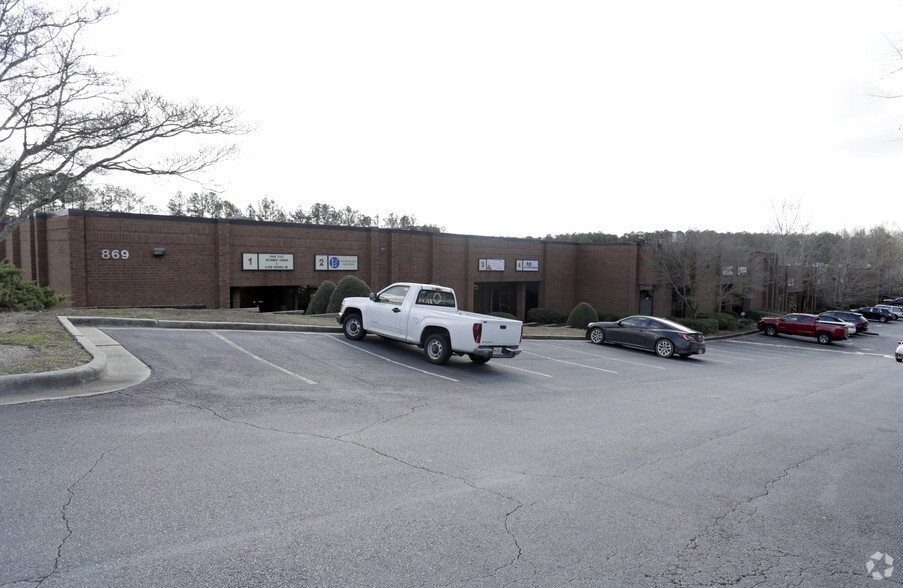 869 Pickens Industrial Dr, Marietta, GA for lease - Building Photo - Image 3 of 10