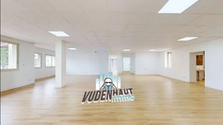 Office in Toulouse for lease Interior Photo- Image 1 of 10
