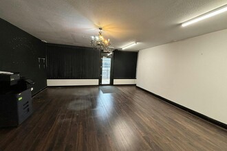 136 Quarry St, Hamilton for lease Interior Photo- Image 2 of 3