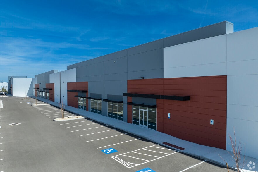12910 Old Virginia Rd, Reno, NV for lease - Building Photo - Image 3 of 4