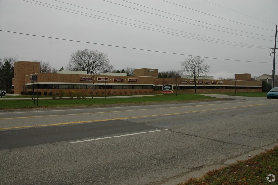 2900 Union Lake Rd, Commerce Township, MI for lease - Building Photo - Image 2 of 22