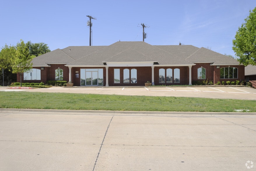 The Offices @ S. Village Center Dr. portfolio of 3 properties for sale on LoopNet.com - Building Photo - Image 2 of 7