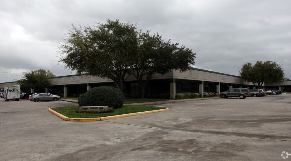 600 Century Plaza Dr, Houston, TX for lease - Building Photo - Image 1 of 7