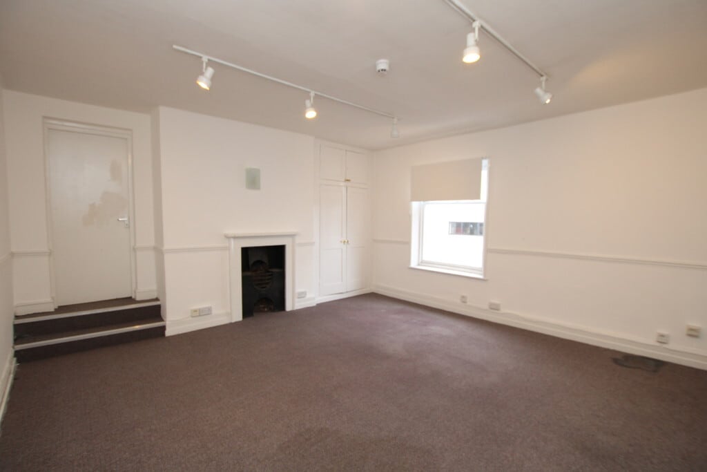 38-39 Silver St, Lincoln for lease Interior Photo- Image 1 of 3