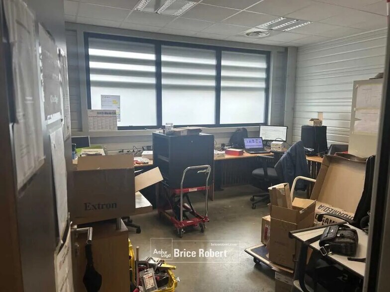 Flex in Champagne-au-Mont-d'Or for sale - Interior Photo - Image 3 of 6