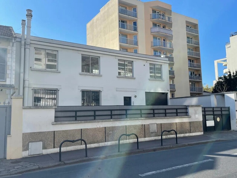 Flex in Courbevoie for sale - Building Photo - Image 2 of 10