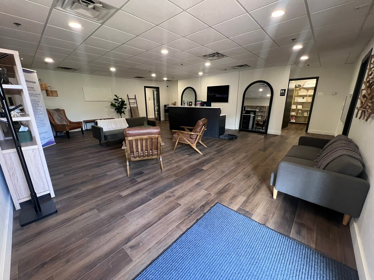 5620 W Thunderbird Rd, Glendale, AZ 85306 - Unit H-3 - - Interior Photo - Image 2 of 6