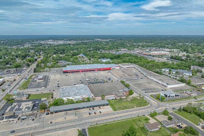 More details for 801 W Lake Ave, Peoria, IL - Retail for Lease
