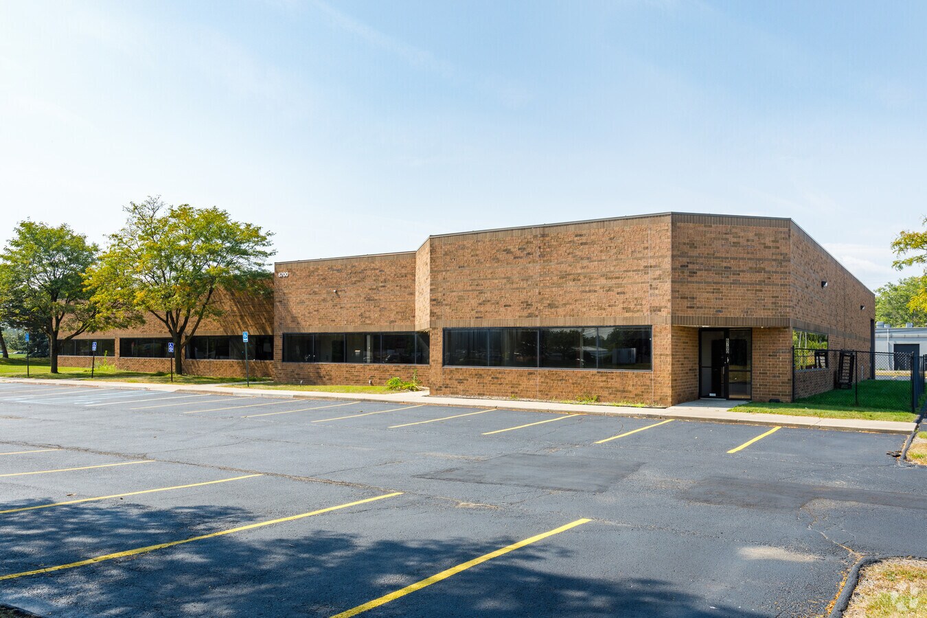 66806730 Middlebelt Rd, Romulus, MI 48174