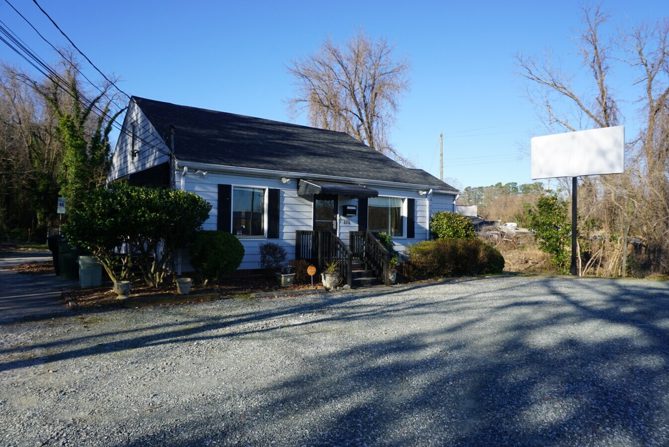 511 Chapel Hill Rd, Burlington, NC 27215