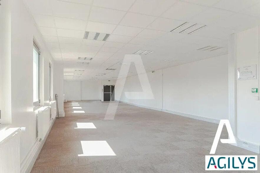 Flex in for lease - Building Photo - Image 2 of 6