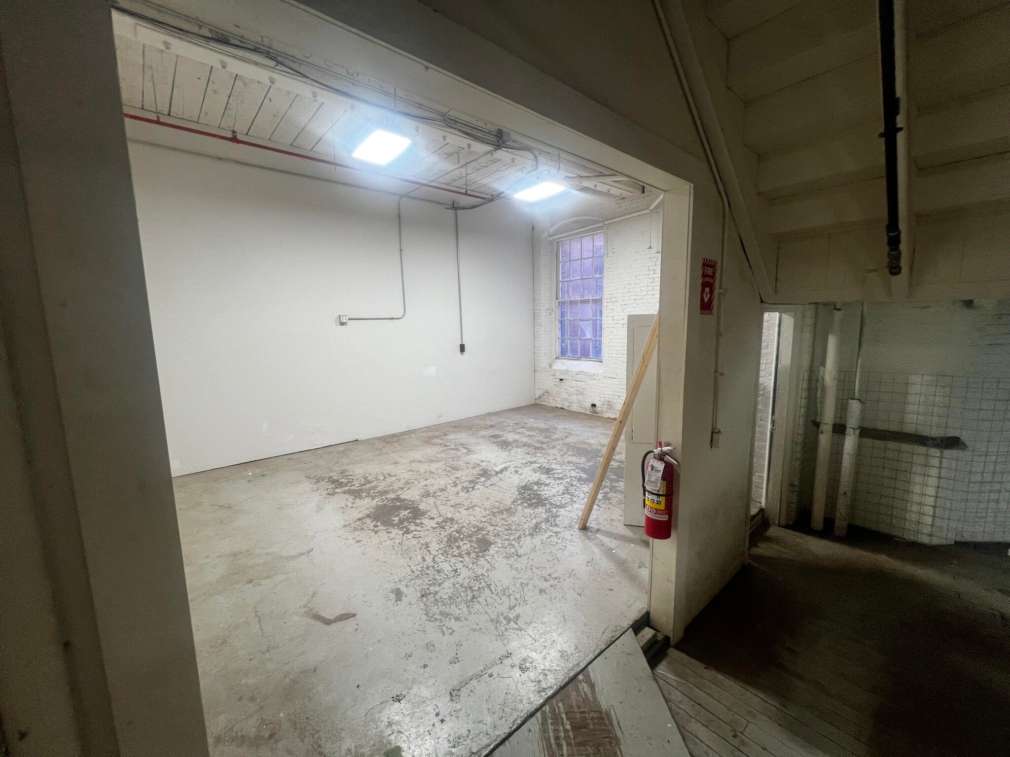 1 Main St, Whitinsville, MA for lease Interior Photo- Image 1 of 5