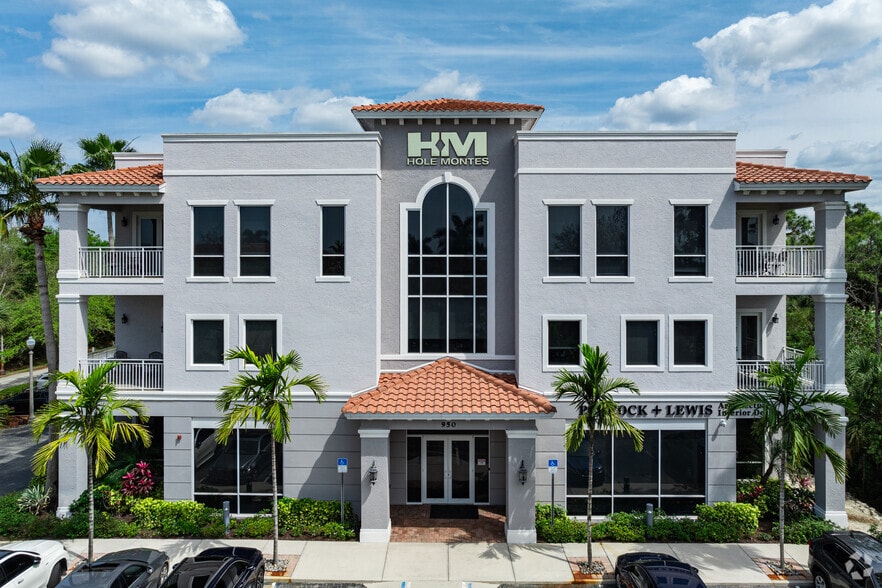 950 Encore Way, Naples, FL for lease - Building Photo - Image 3 of 12