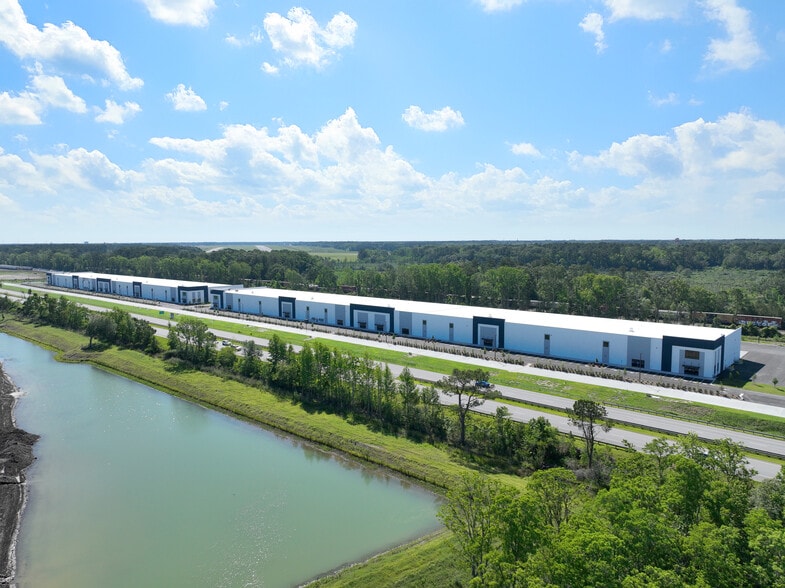 Veterans Parkway, Savannah, GA for lease - Building Photo - Image 3 of 8