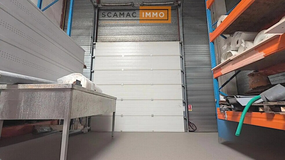 Industrial in Ris-Orangis for lease - Building Photo - Image 3 of 4