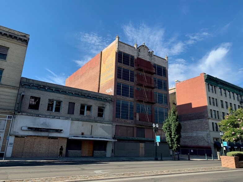 Weber Ave Portfolio portfolio of 3 properties for sale on LoopNet.com - Building Photo - Image 2 of 22