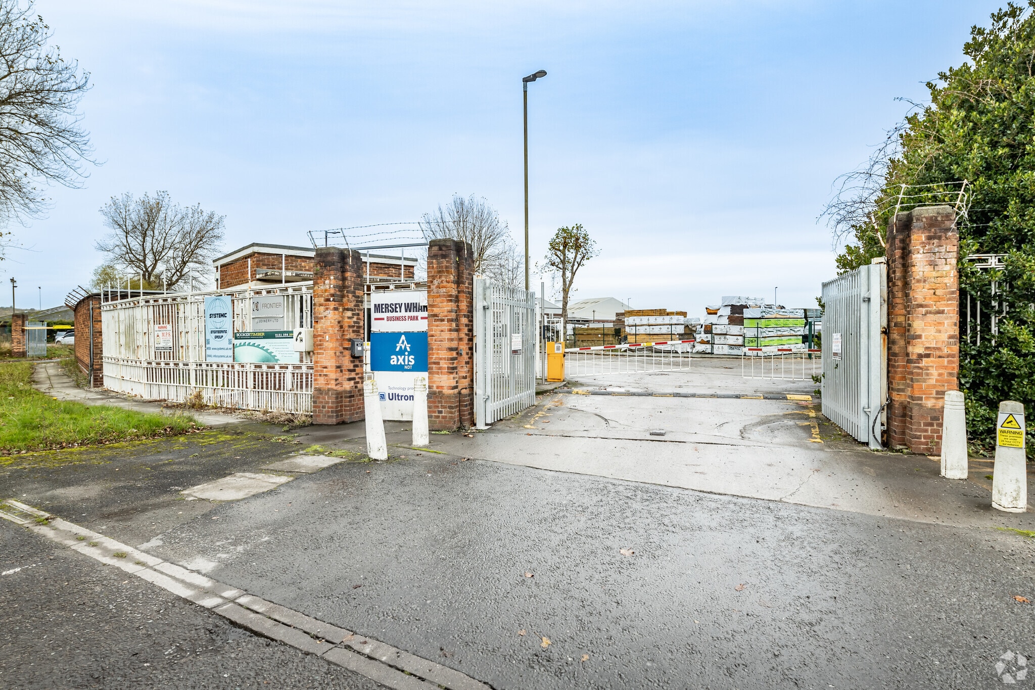 Dock Rd S, Wirral for sale Primary Photo- Image 1 of 1