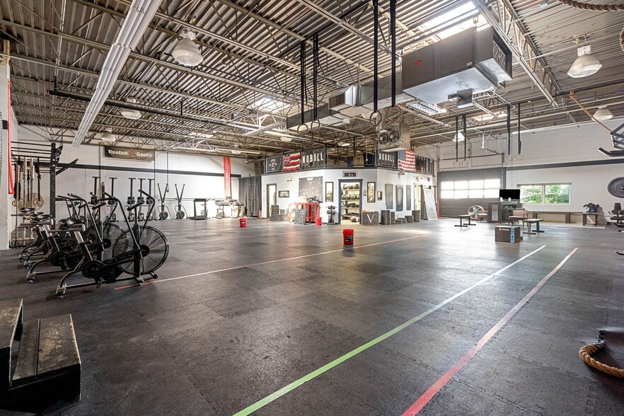 54 West Dane St, Beverly, MA for lease - Interior Photo - Image 3 of 5