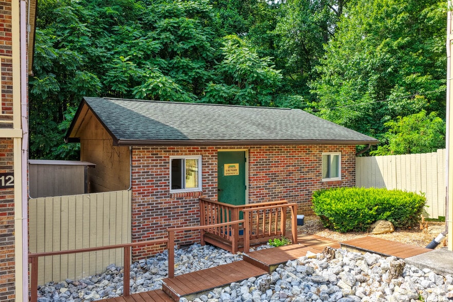 2812 Daybreak Way, Strawberry Plains, TN for sale - Building Photo - Image 3 of 31