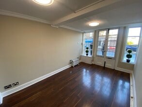 3 East Norton Pl, Edinburgh for lease Interior Photo- Image 1 of 4