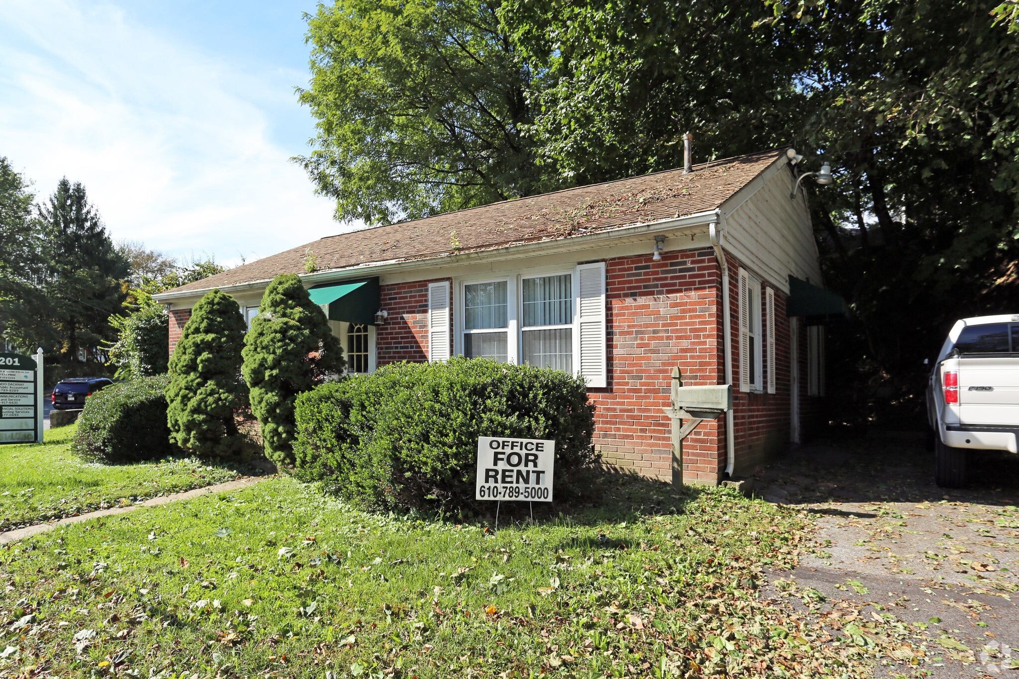 5201 Bella Vista Rd, Drexel Hill, PA for lease Primary Photo- Image 1 of 3