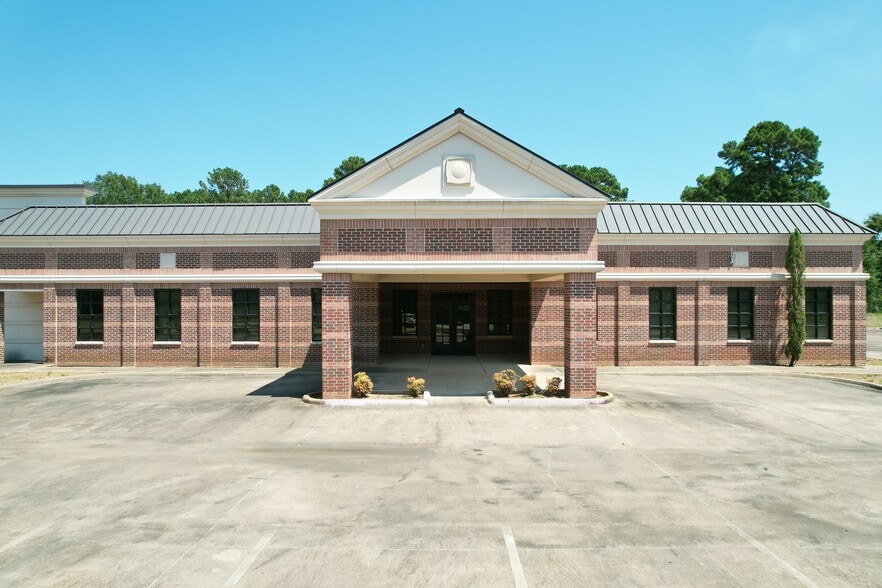 200 Renaissance Way, Crockett, TX for sale - Building Photo - Image 3 of 40