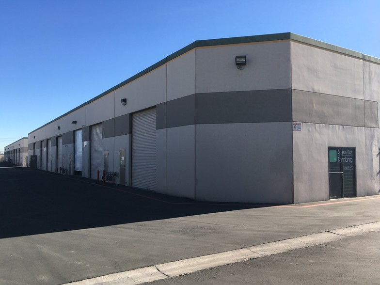 3021 S Valley View Blvd, Las Vegas, NV for lease - Building Photo - Image 2 of 3