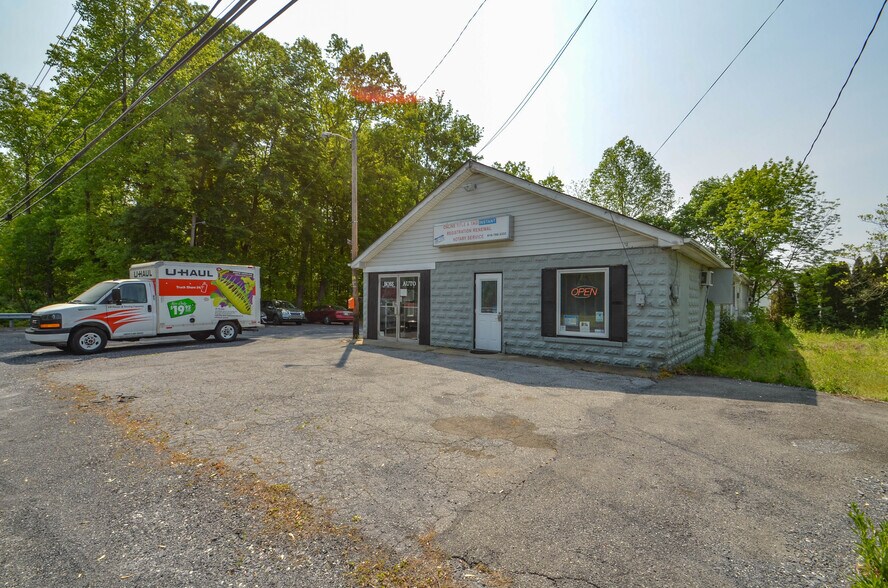 4341 W Mountain View Dr, Walnutport, PA 18088