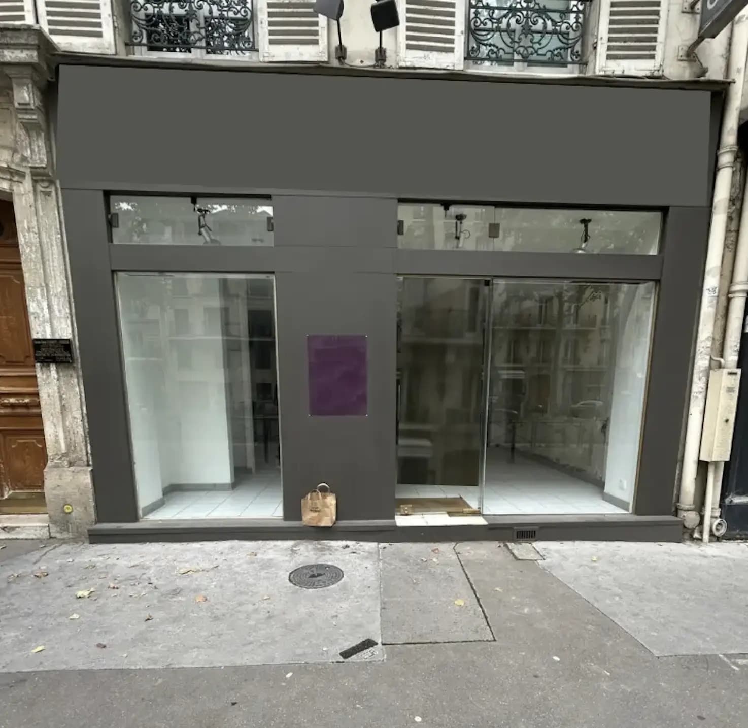 Retail in Paris for lease Building Photo- Image 1 of 5
