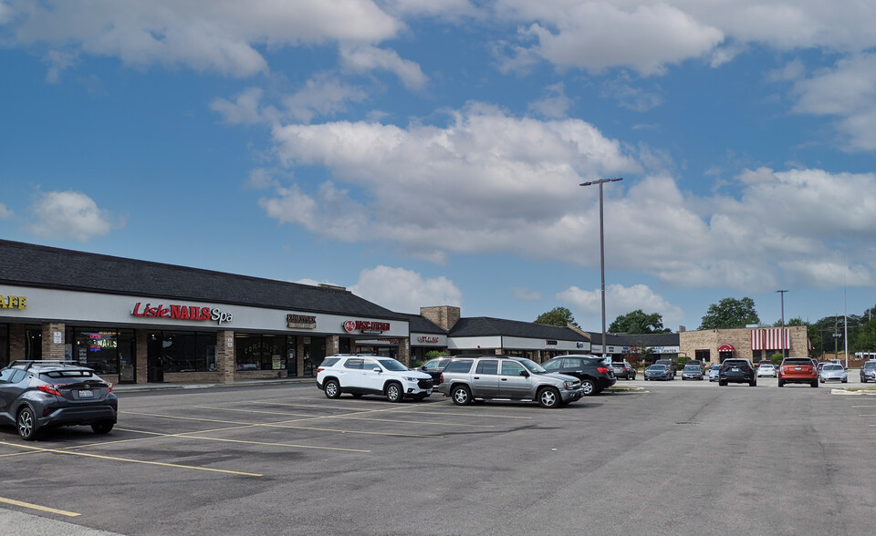 2785 Maple Ave, Lisle, IL for lease - Primary Photo - Image 1 of 11