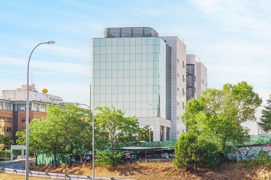 Calle Josefa Valcárcel, 26, Madrid, Madrid for lease - Building Photo - Image 3 of 3