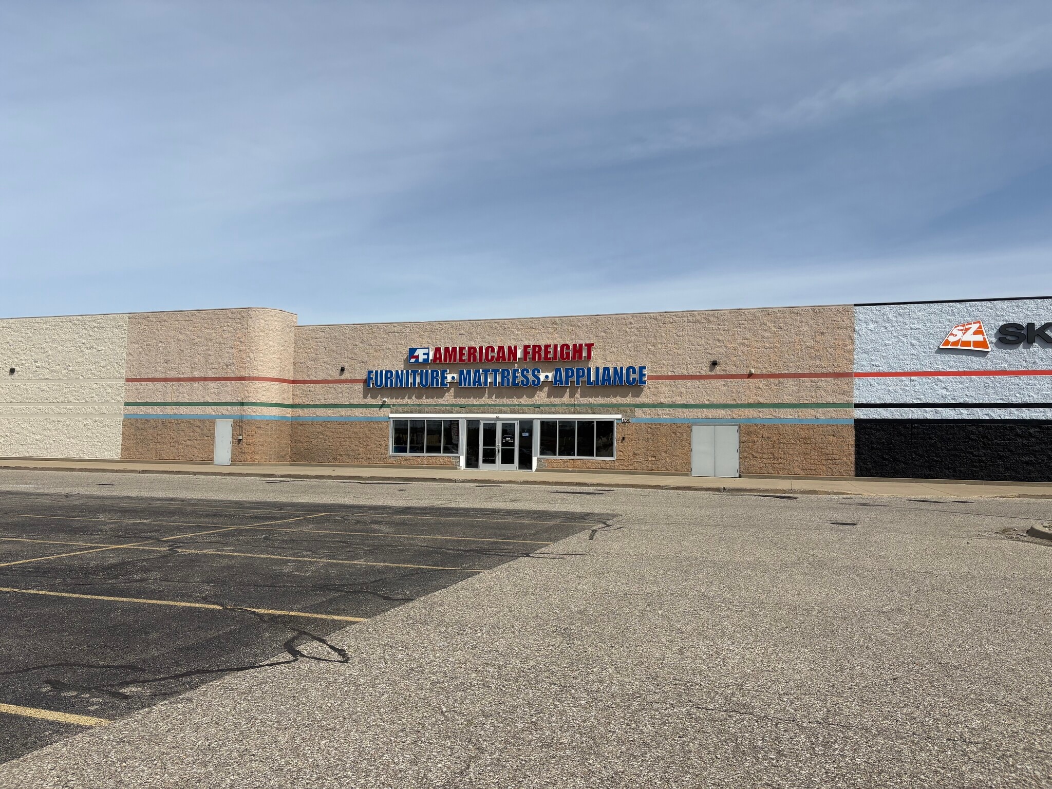 1740 E Sherman Blvd, Muskegon, MI for lease Building Photo- Image 1 of 5