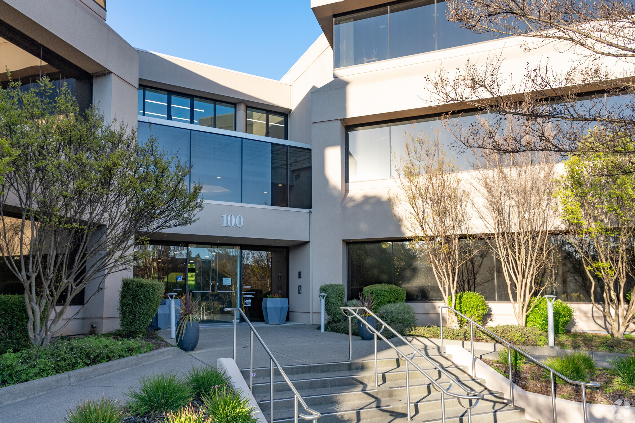 100 Wood Hollow Dr, Novato, CA for lease Building Photo- Image 1 of 10