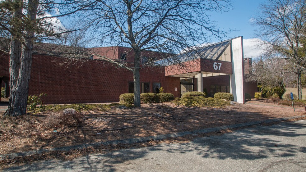 67 Sand Pit Rd, Danbury, CT for lease - Building Photo - Image 1 of 11