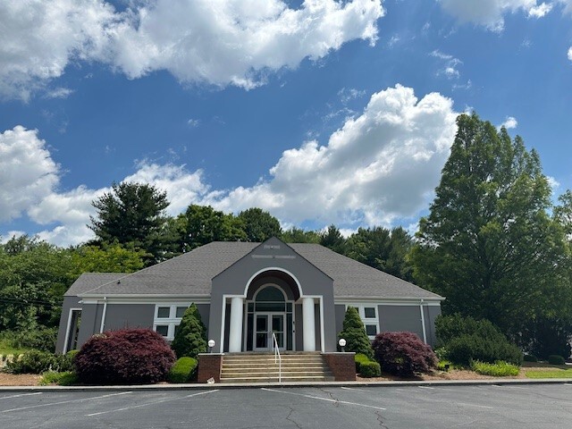 709 E Main St, Jefferson, NC for sale - Building Photo - Image 3 of 4