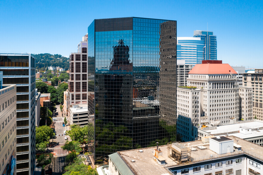 1050 SW 6th Ave, Portland, OR for lease - Building Photo - Image 1 of 4