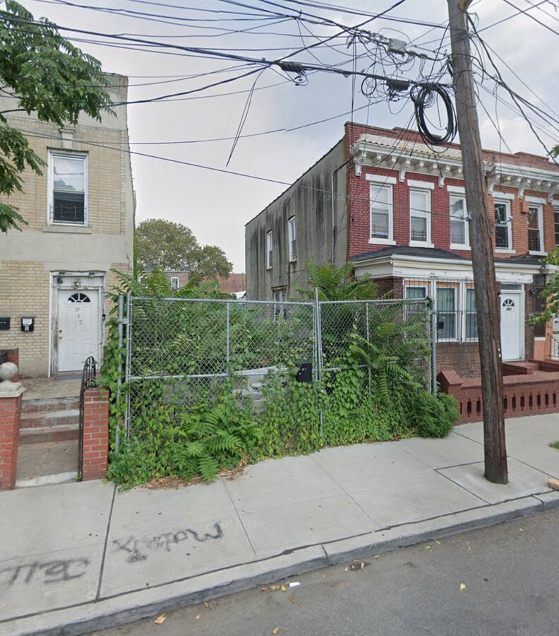 659 Barbey St, Brooklyn, NY 11207