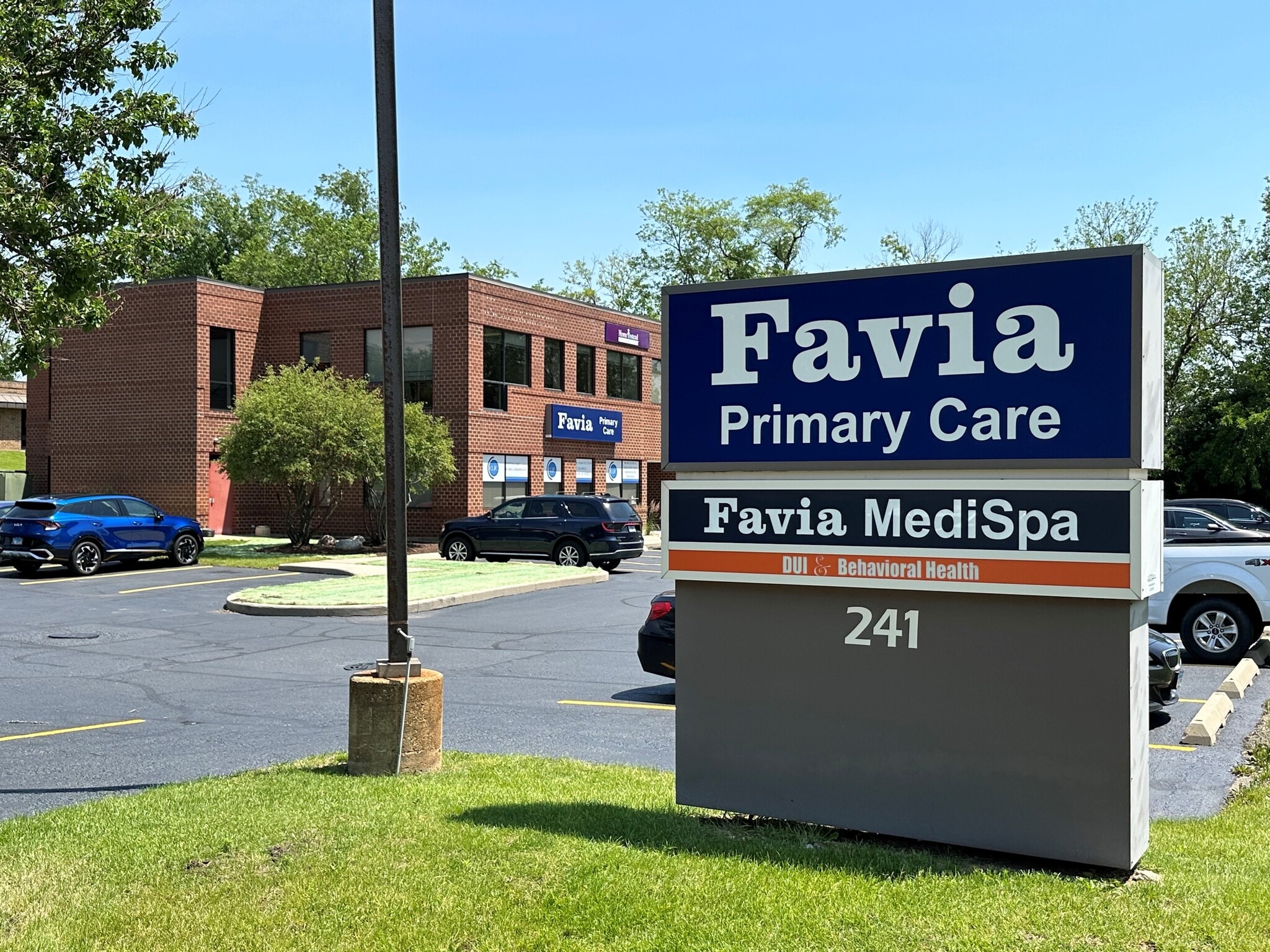 241 Commerce Dr, Crystal Lake, IL for sale Building Photo- Image 1 of 1