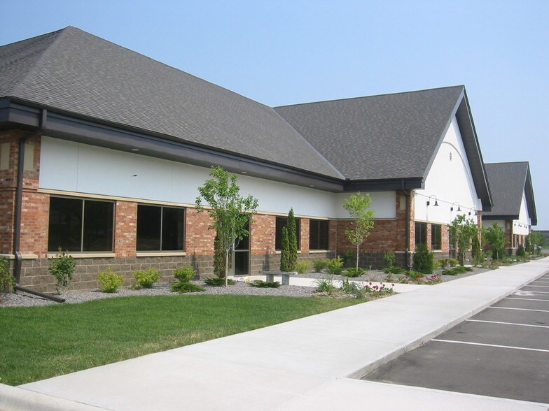 100 Bridgepoint Dr, South Saint Paul, MN 55075