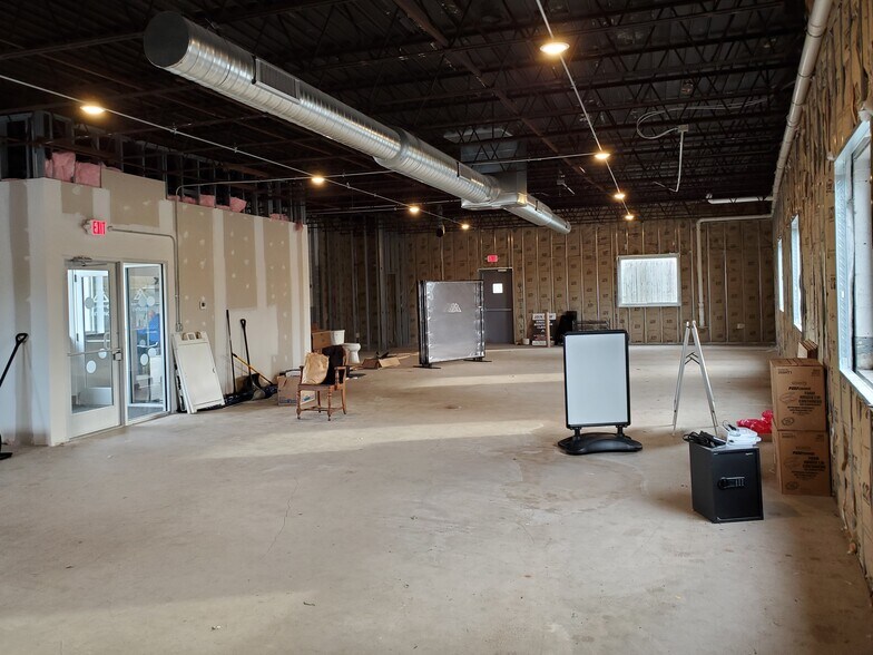 5363 Main St, Buffalo, NY for lease - Building Photo - Image 2 of 3