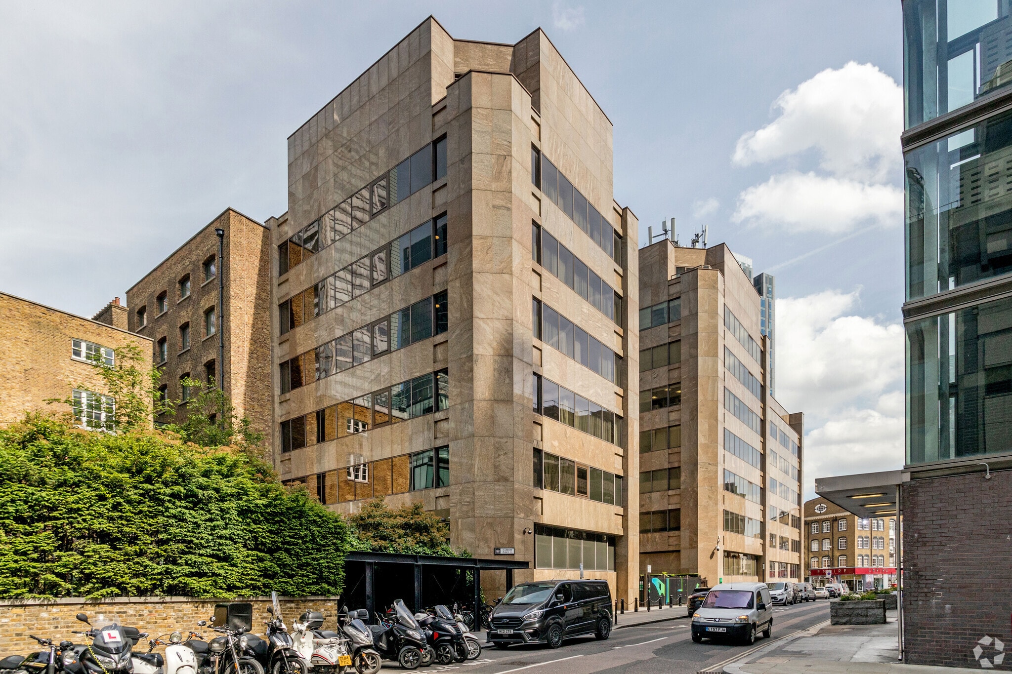6 Devonshire Sq, London for sale Primary Photo- Image 1 of 1