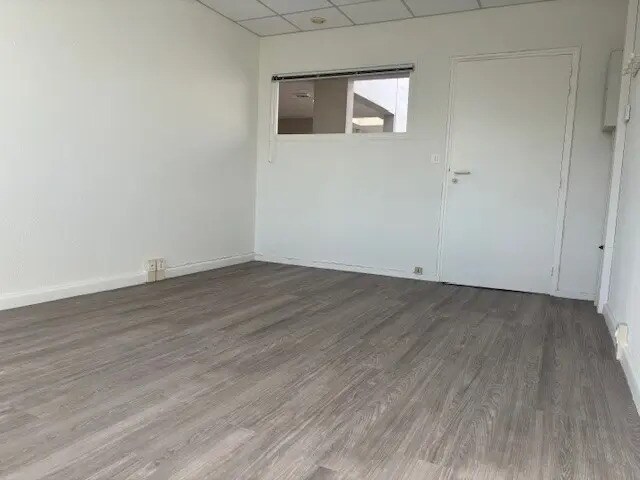 2 Rue Robert Schuman, Rezé for lease - Building Photo - Image 2 of 7